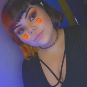 Meet your Posher, Daniela